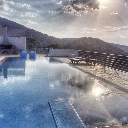 Ammoni Villa Riton
